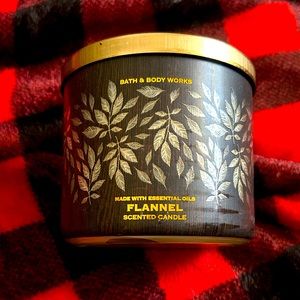 2019 Flannel 3 wick candle bath and body works